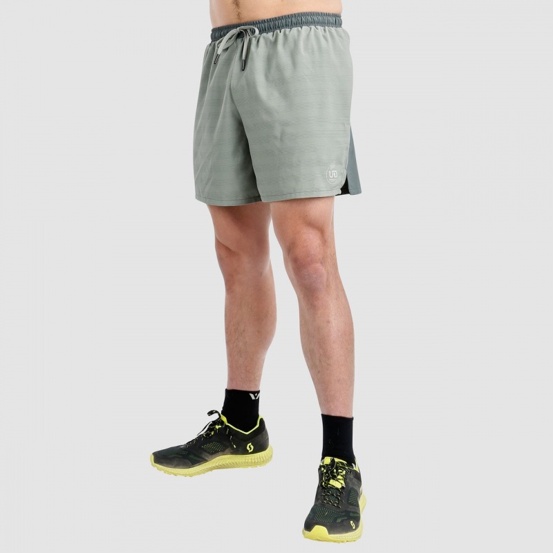 Camo Green Ultimate Direction Stratus Short - Prior Year | OXZR-95047